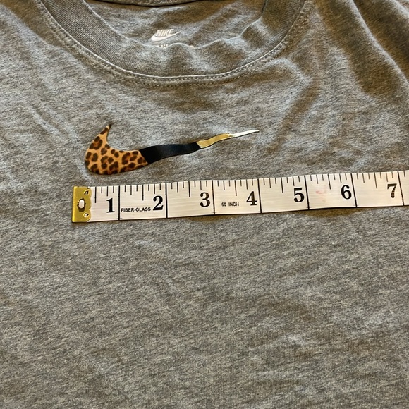 Nike long sleeved crop tee with leopard print and gold and black swoosh, size m - Picture 7 of 7